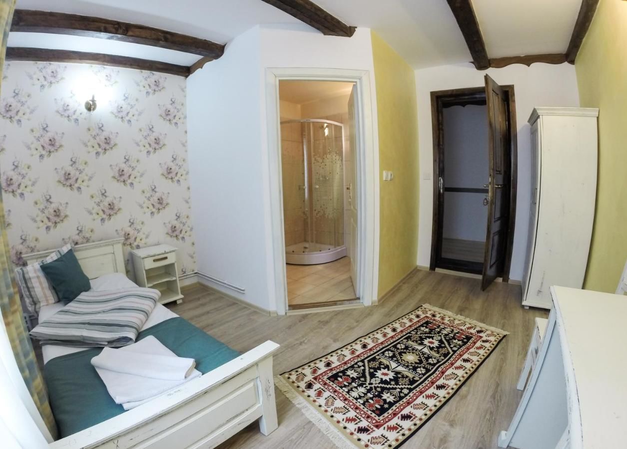 Гостевой дом Hanul Vestem Сибиу-8